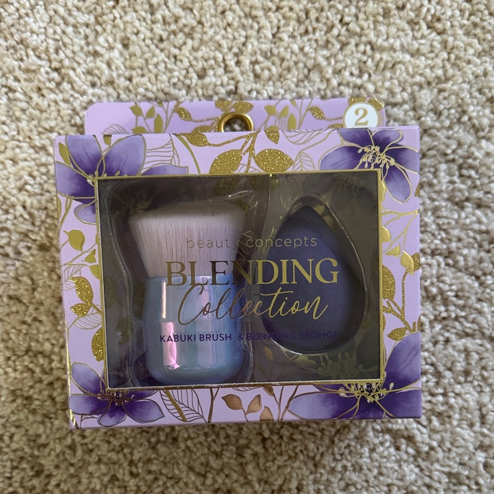NWT Beauty Concepts Blending Collection Kabuki Brush & Sponge - Purple